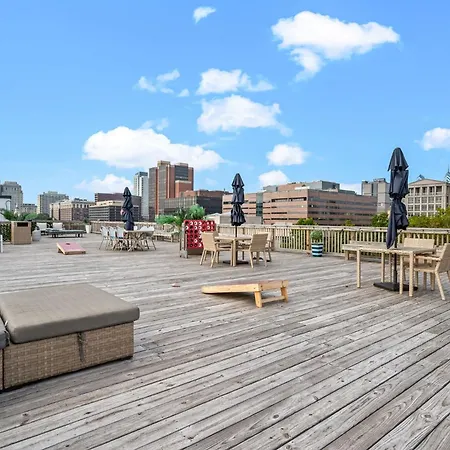 New! Luxury Apt With Pool, Roof Deck, Fitness Center, King Bed Philadelphia Exterior photo