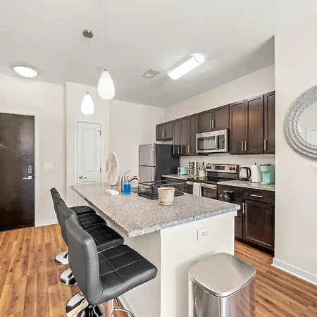 New! Luxury Apt With Pool, Roof Deck, Fitness Center, King Bed Philadelphia Exterior photo