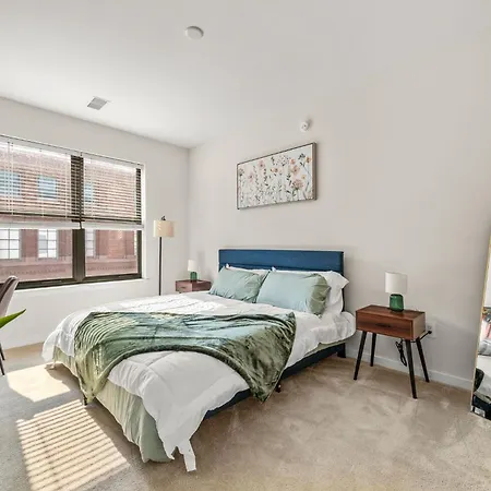 New! Luxury Apt With Pool, Roof Deck, Fitness Center, King Bed Philadelphia Exterior photo