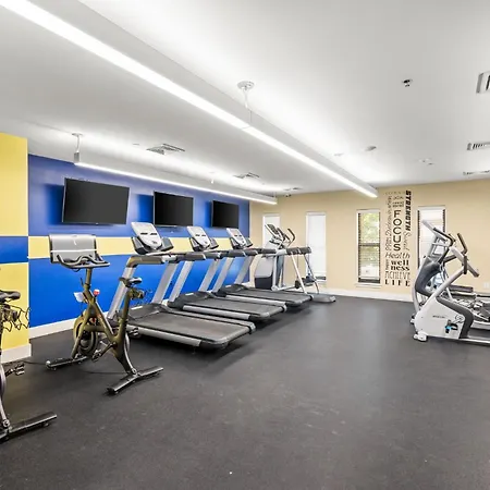 New! Luxury Apt With Pool, Roof Deck, Fitness Center, King Bed Philadelphia Exterior photo