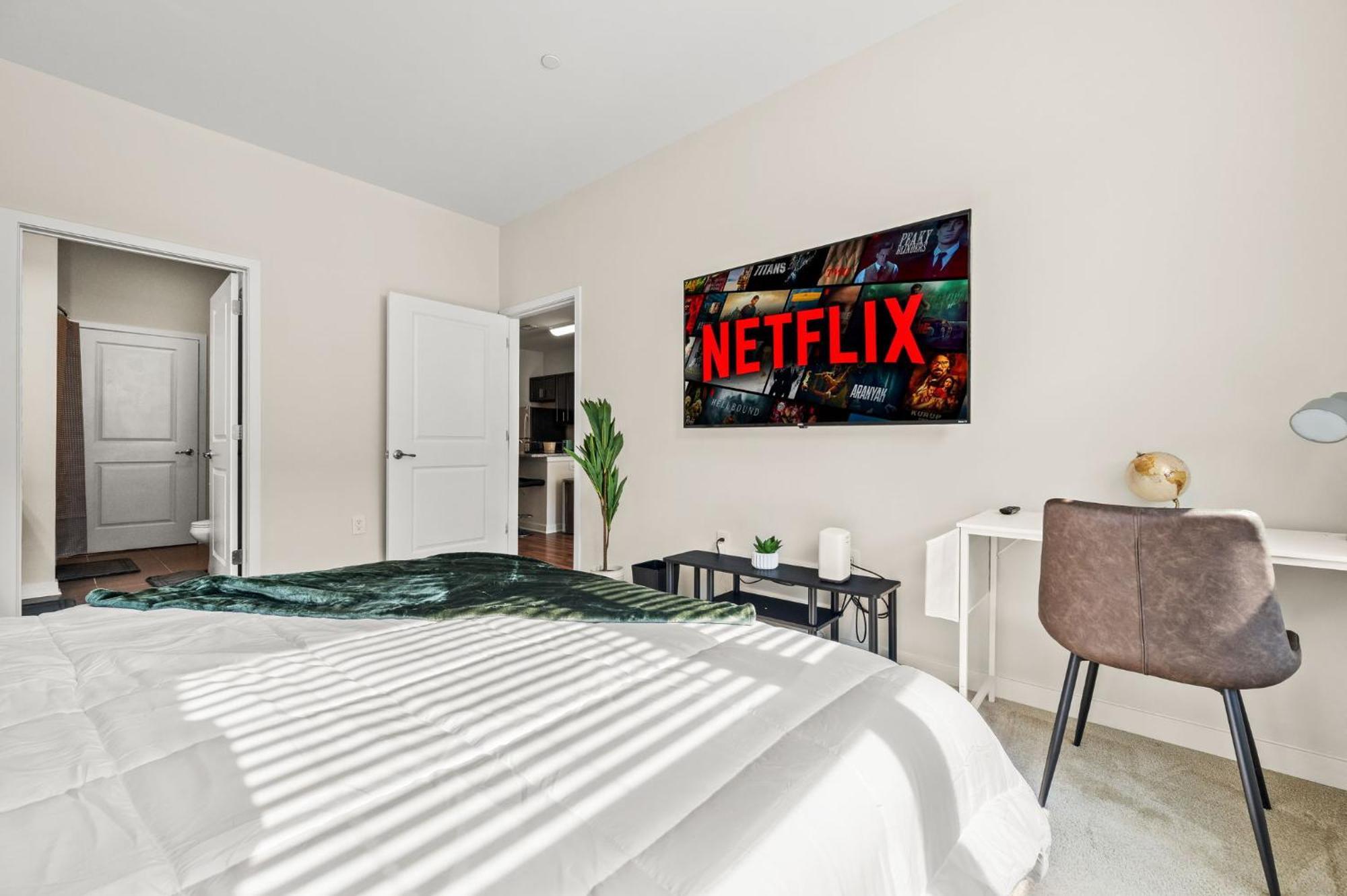 New! Luxury With Pool, Roof Deck, Fitness Center, King Bed Apartment Philadelphia