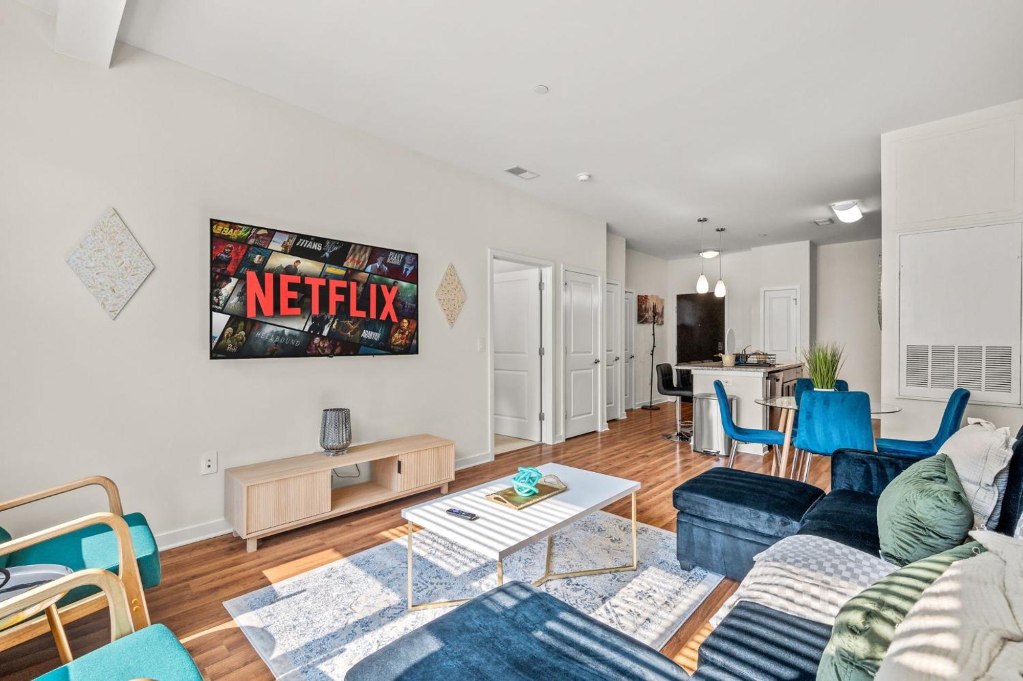 New! Luxury With Pool, Roof Deck, Fitness Center, King Bed * Philadelphia