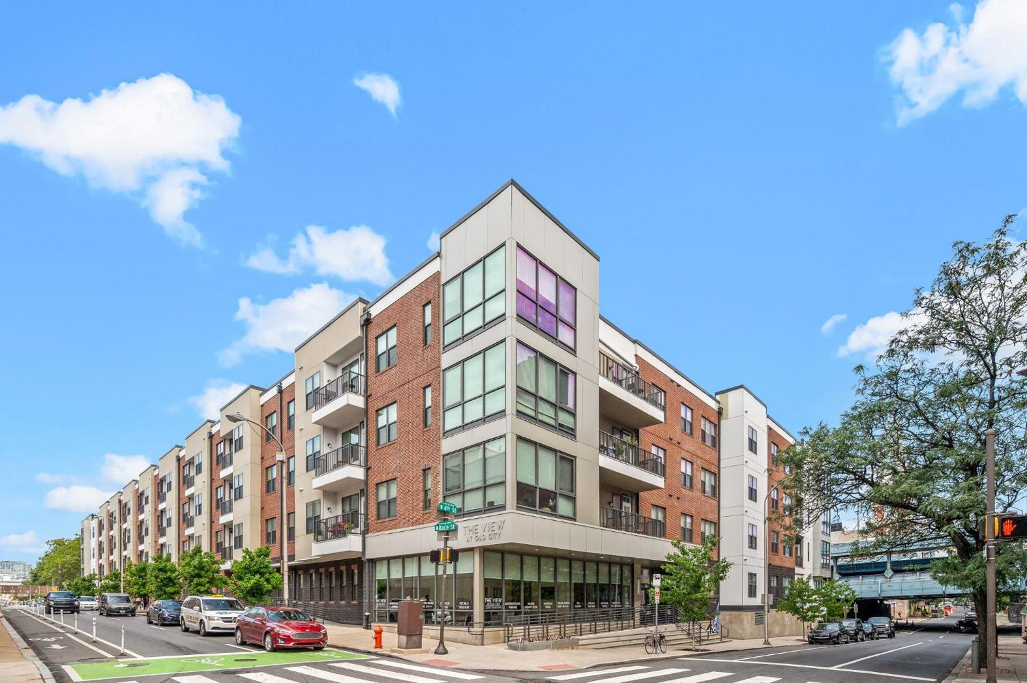 Apartment New! Luxury With Pool, Roof Deck, Fitness Center, King Bed