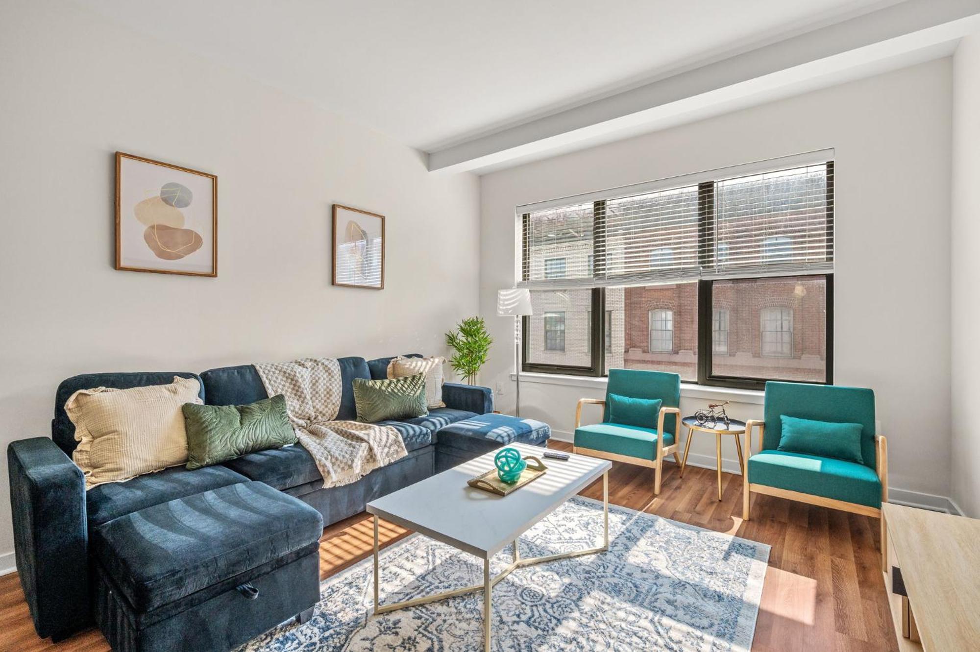 Apartment New! Luxury With Pool, Roof Deck, Fitness Center, King Bed *